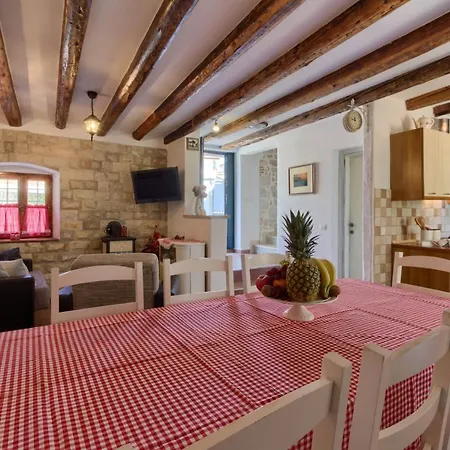 Cozy Zita With Private Pool Near Town Center Villa