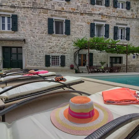 Villa Cozy Zita With Private Pool Near Town Center Porec