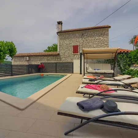 Villa Cozy Zita With Private Pool Near Town Center